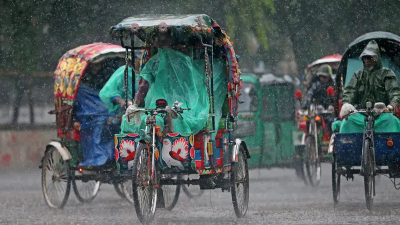 বাংলাদেশে মাঝারি ধরনের ভারী বর্ষণ